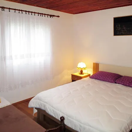 Apartment Babic - Iso300 Rogač